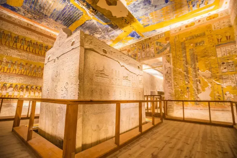 11 Days Egypt Tour including 8 Days Round Trip Nile Cruise